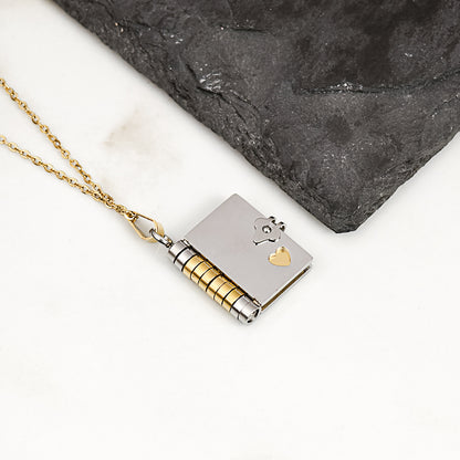 Colar Personalizado • Livro